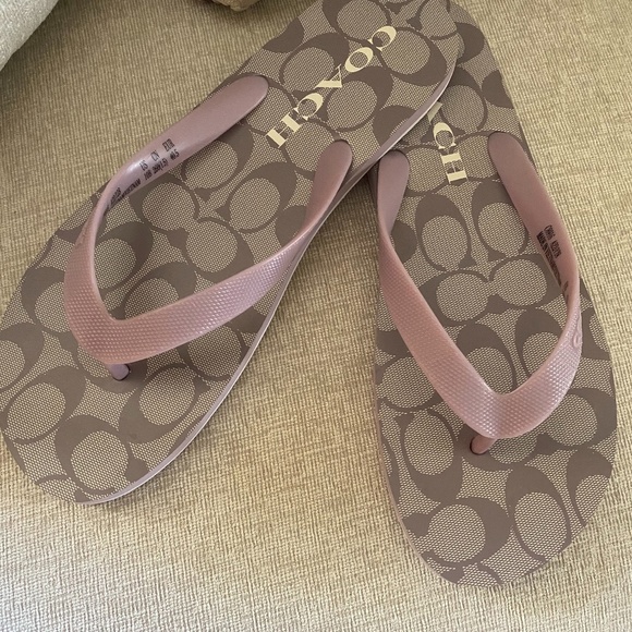 COACH C8916 Shoes - NWB COACH ZAK SIG FLIP FLOP FG3434 SIZE 10 SOFT LILAC.